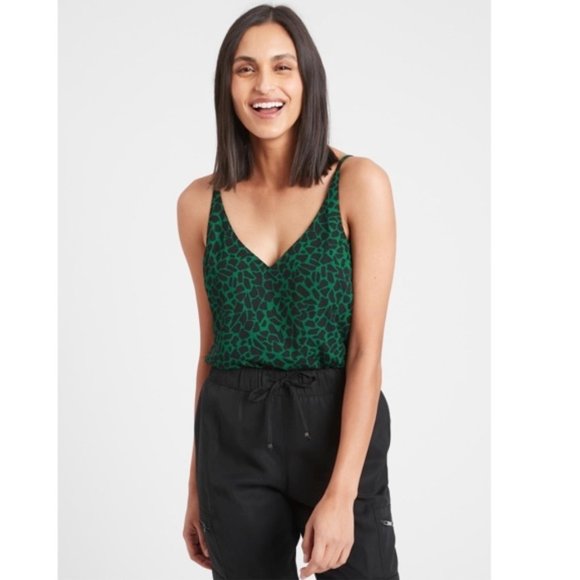 Banana Republic Tops - Banana Republic V-neck Classic Camisole Green Black Pebble Print Tank Top Blouse